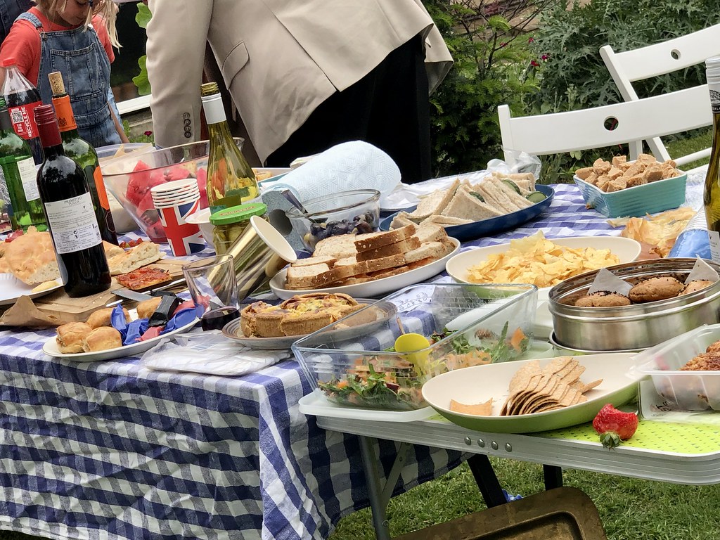 How to Host the Perfect St. George’s Day Garden Party: Decorations, Games, and Food